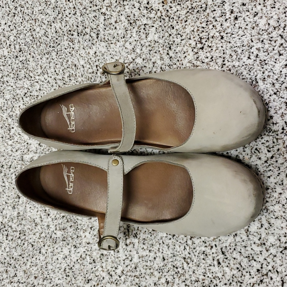 Womens Dansko clogs